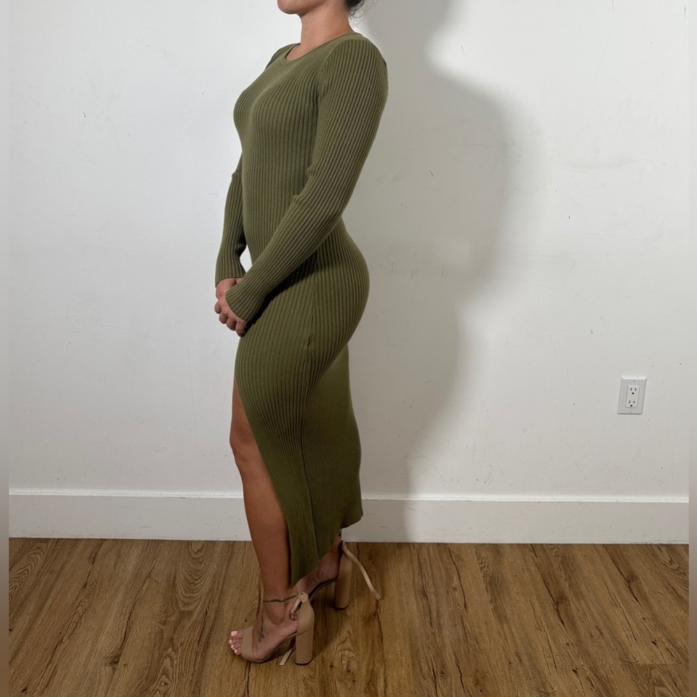 Lulu’s Green ribbed knit dress